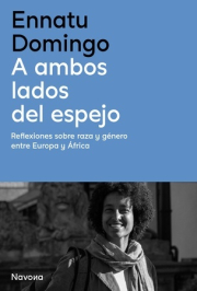 A ambos lados del espejo. 